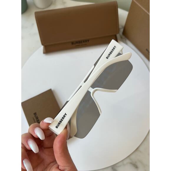 NEW Burberry BE4291 LOGO Shield Sunglasses in Mirror Lens - Picture 5 of 9